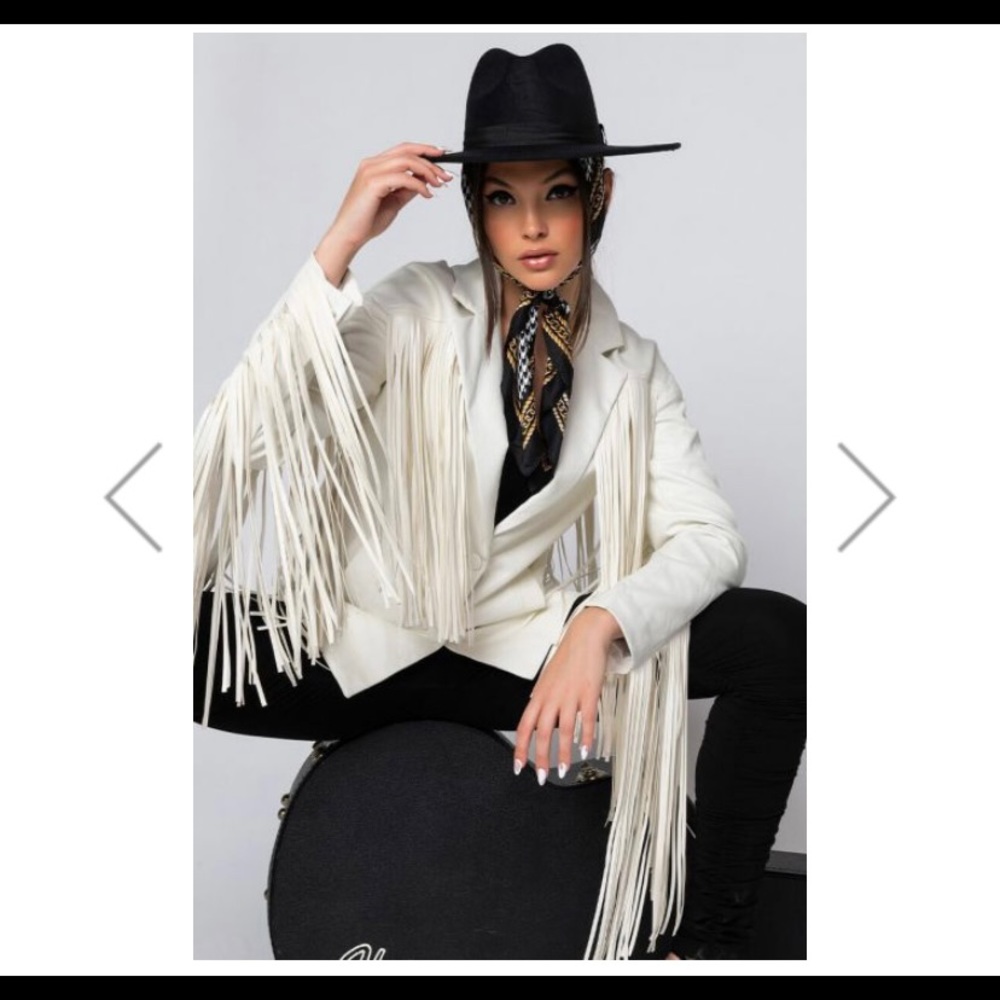 Brand new WILD WEST WESTERN PLEATHER FRINGE BLAZER